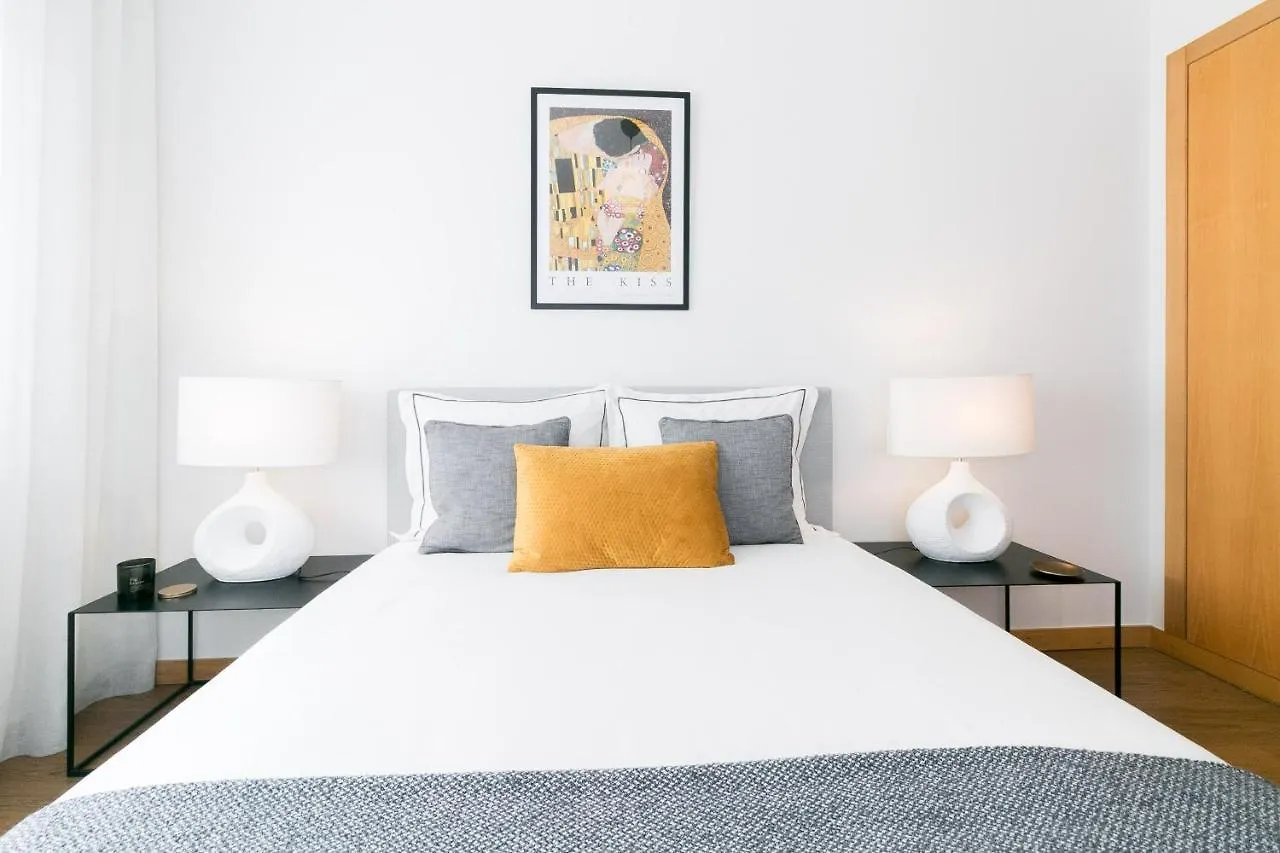 Premium Flat In Upscale Area, Balcony, Parking Apartment Lisbon