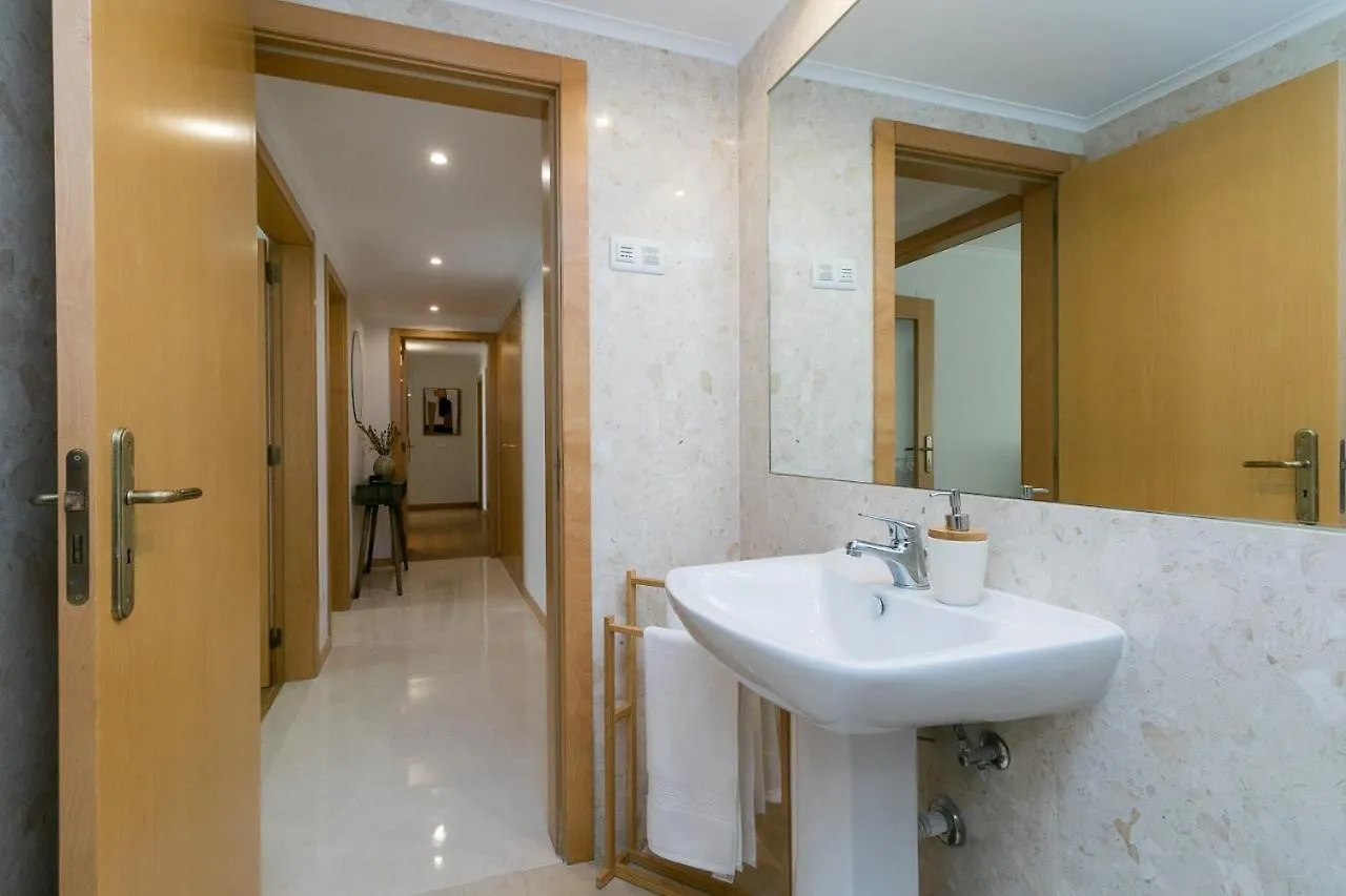 Premium Flat In Upscale Area, Balcony, Parking Apartment Lisbon 0*,